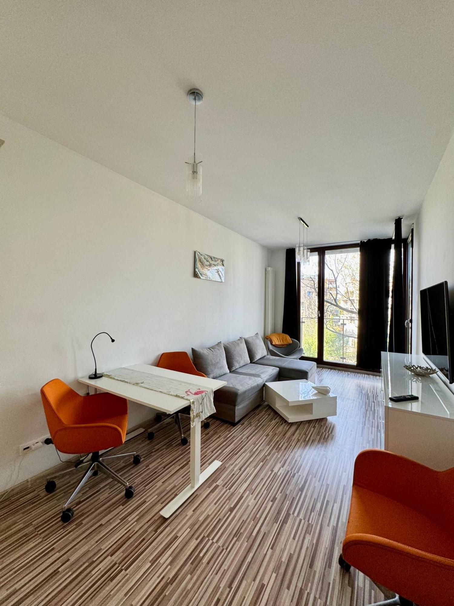 Two Rooms Apartment Triton Park Varsavia Esterno foto